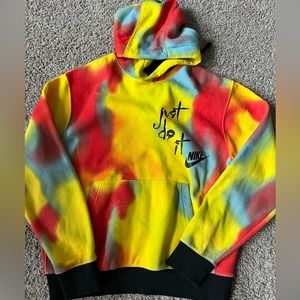 Men’s MEDIUM Nike heat sensor hoodie